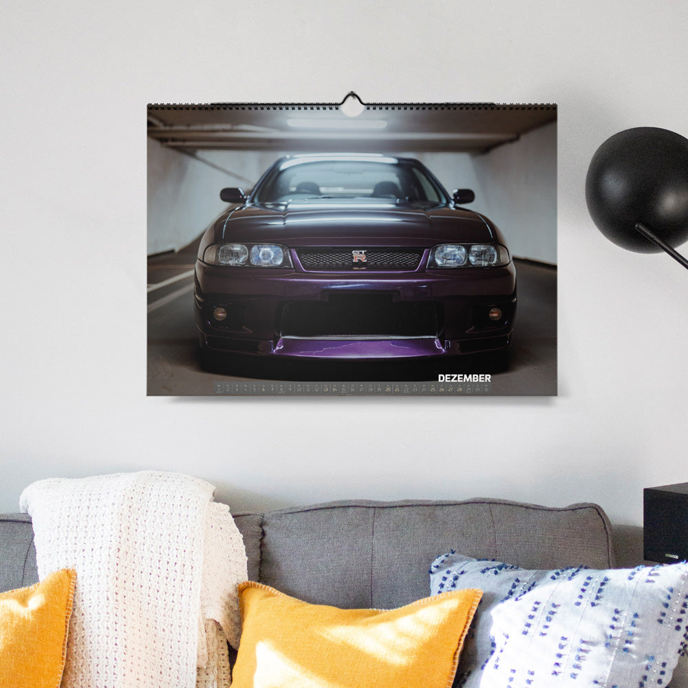 ChromeCars® Wandkalender - Nissan Skyline R33 GT-R V-spec MNPI - 2025 (DIN A2)