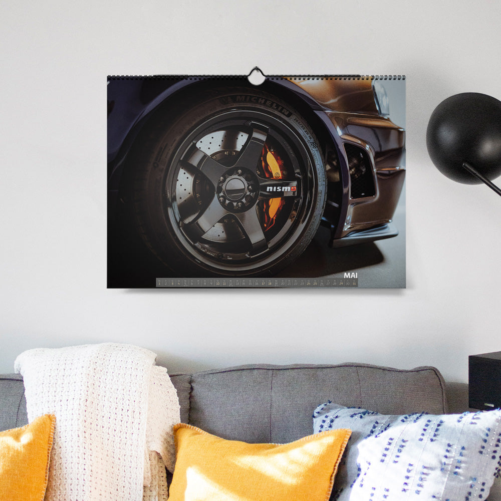 ChromeCars® Wandkalender - Nissan Skyline R34 GT-R V-spec CRS MNPIII - 2025 (DIN A2)