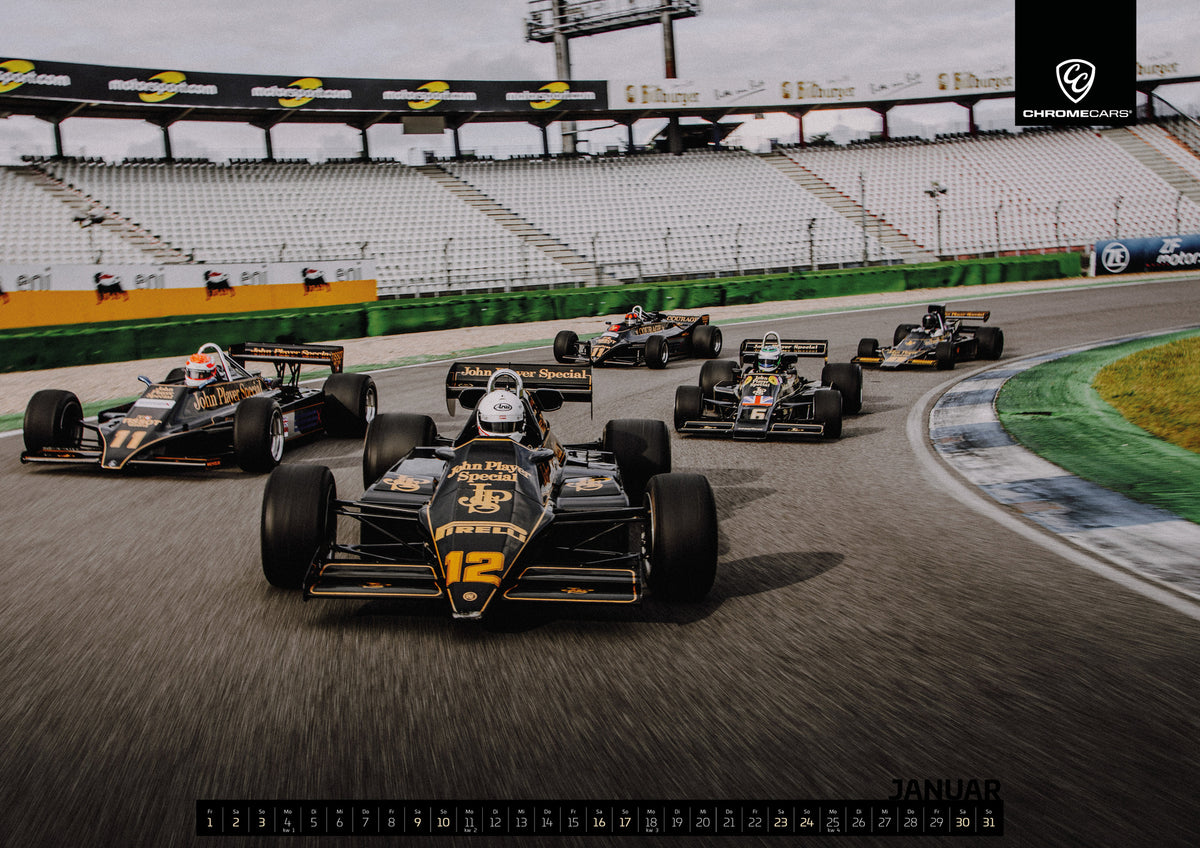 Black & Gold Collection Kalender 2027 – Januar: Fünf historische Lotus-Formelwagen fahren als Gruppe durch eine Rennstreckenkurve; schwarze Gold-Lackierungen und Startnummern sind deutlich erkennbar