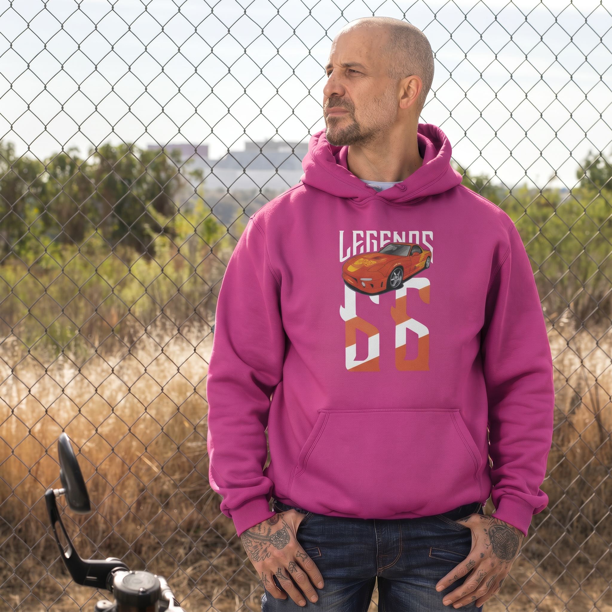 Orange Julius RX-7 – Legends 66 auf magenta Hoodie – Herrenmodell