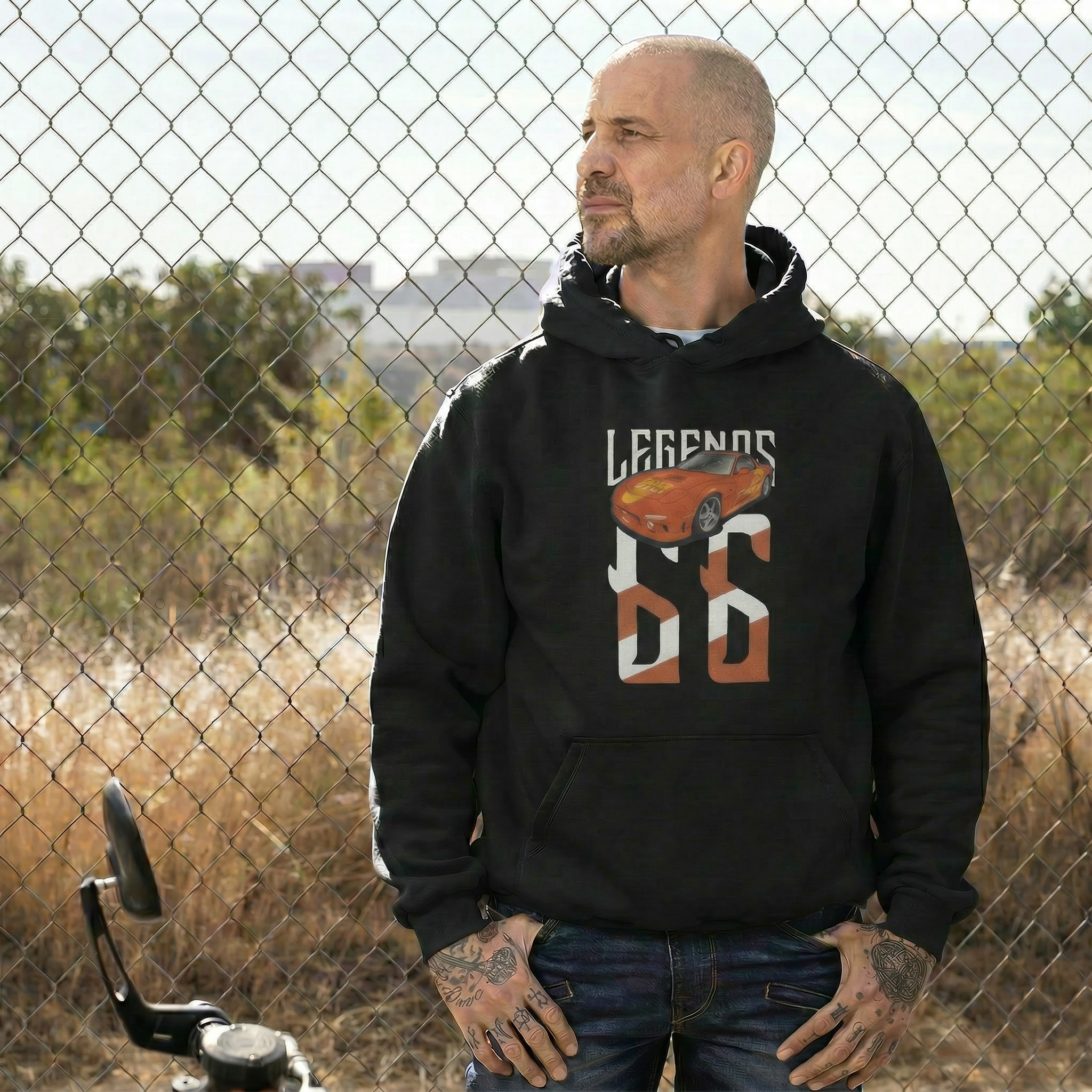 Orange Julius RX-7 – Legends 66 auf schwarz Hoodie – Herrenmodell