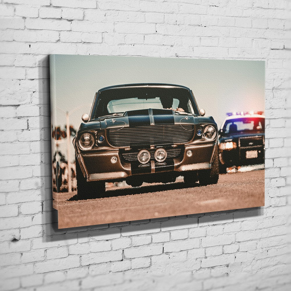Eleanor – LAPD Pursuit auf Leinwand an weißer Ziegelwand