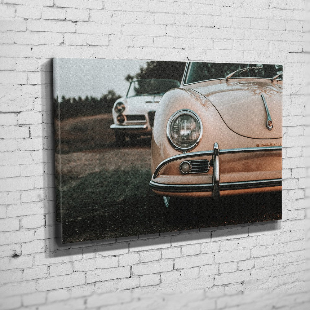 Porsche 356 – Roadside Details auf Leinwand an weißer Ziegelwand