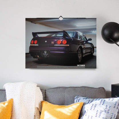 ChromeCars® Wandkalender - Nissan Skyline R33 GT-R V-spec MNPI - 2025 (DIN A2)