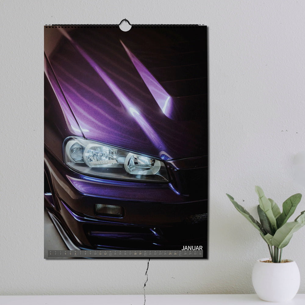 ChromeCars® Wandkalender - Nissan Skyline R34 GT-R V-spec CRS MNPIII - 2025 (DIN A2)