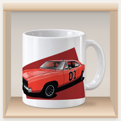 Weiße Tasse mit orange-rotem General-Lee-Motiv in einem Holzfach des Tassenregals.