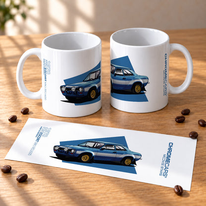 Zwei weiße Tassen mit Ford-Escort-Druck; davor liegt ein Blatt mit der vollständigen Gestaltung.