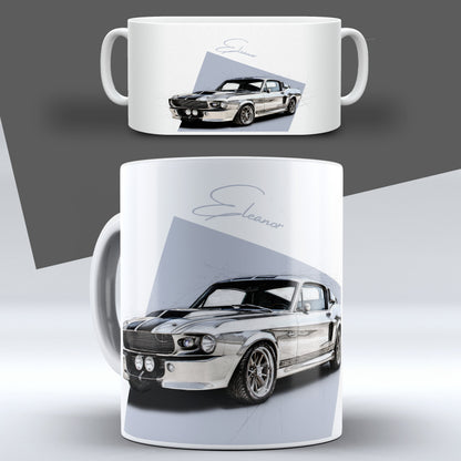 Eleanor – White Sketch auf einer Tasse – Vorder- und Seitenansicht