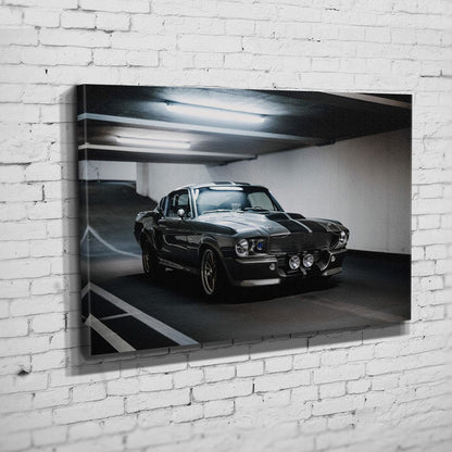 Eleanor – Garage Front auf Leinwand an weißer Ziegelwand