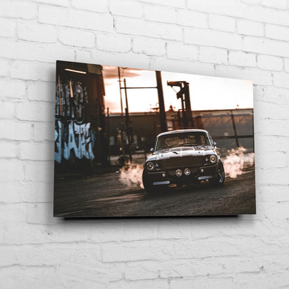 Eleanor – Otto’s Garage auf Acrylglas an weißer Ziegelwand