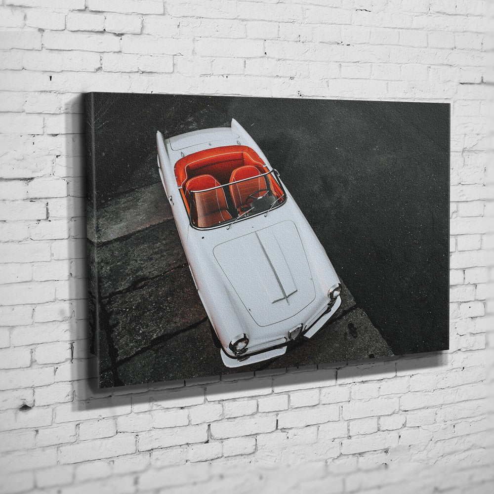 Giulietta Spider – Bird’s Eye auf Leinwand an weißer Ziegelwand